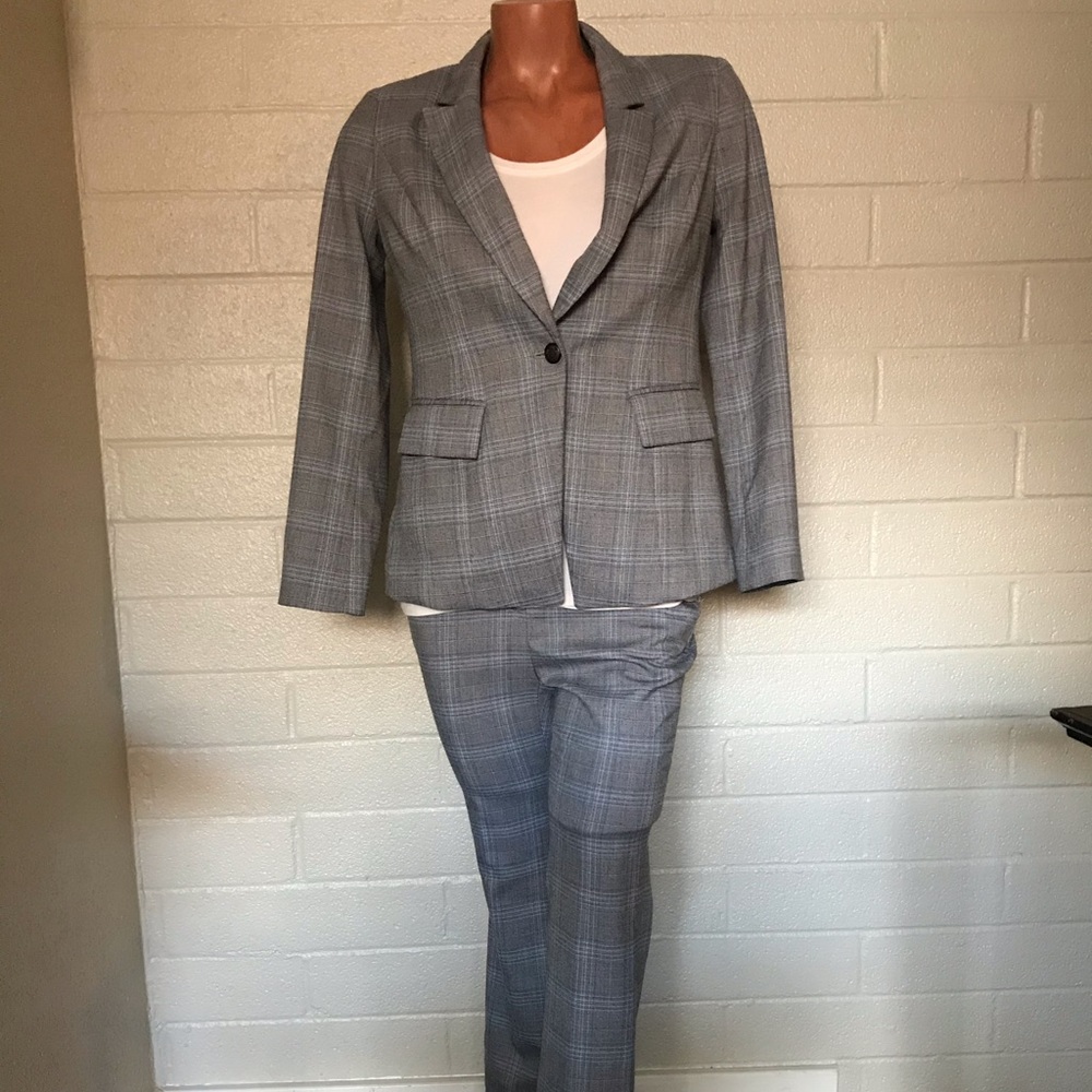 White House Black Market Pin Stripe Plaid Suit 2P